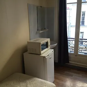 Au Royal Mad Otel Paris