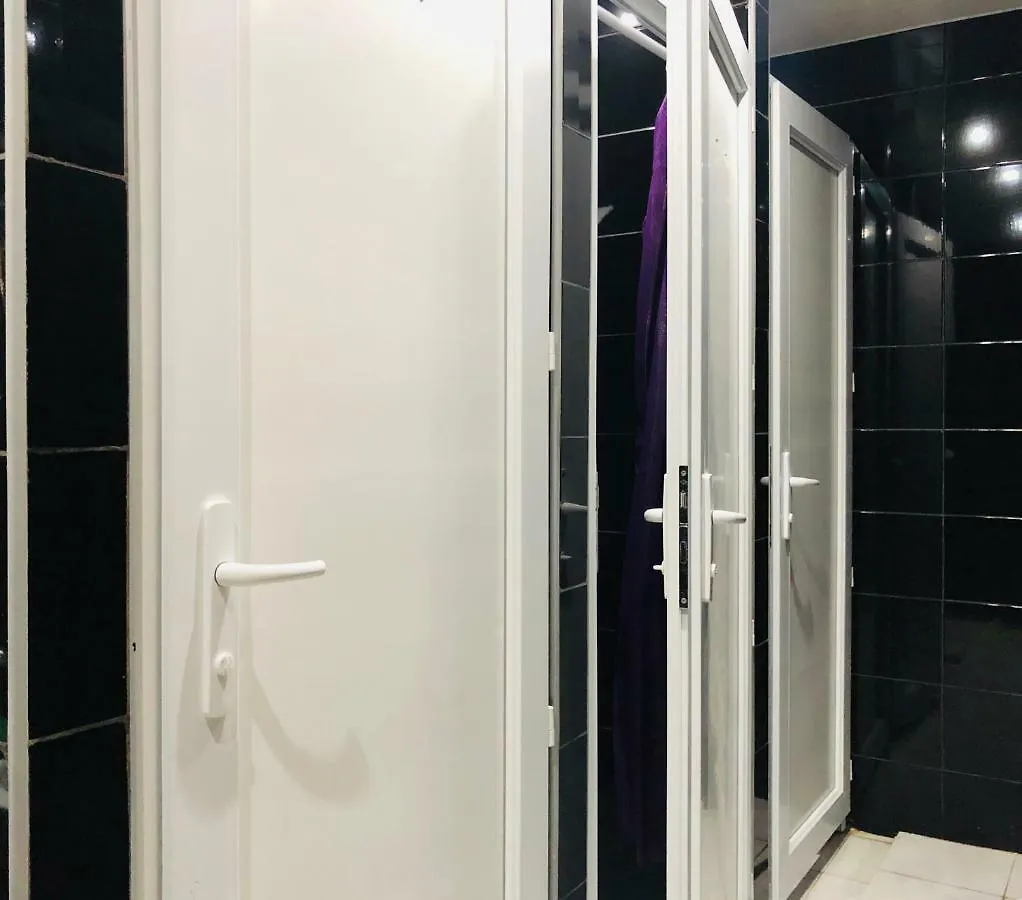 Brobro Hostel ティビリシ